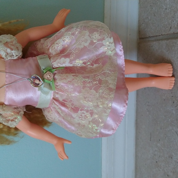 Vintage Hasbro My Beautiful Doll Maribeth in Valerie Clothes/Locket - Picture 3 of 7